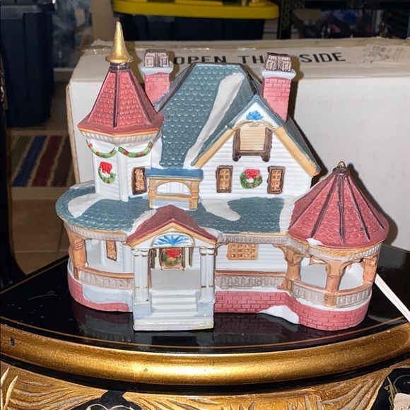 Lemax Other - BX49 Vintage Lemax Holiday Village House with Red and Green Accents
